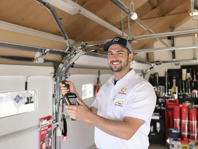 Willowick Garage Door Repair local technician providing expert garage door repair in Willowick neighborhood